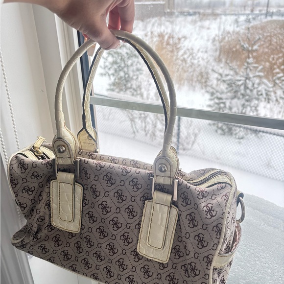 Vintage Guess Cream Monogram Handbag - Picture 7 of 7